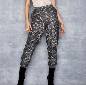 MISTRESS ROCKS Lingua Gray Camo Jogger Parachute Pants Medium NWT